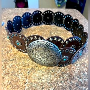 Accessory concho belt